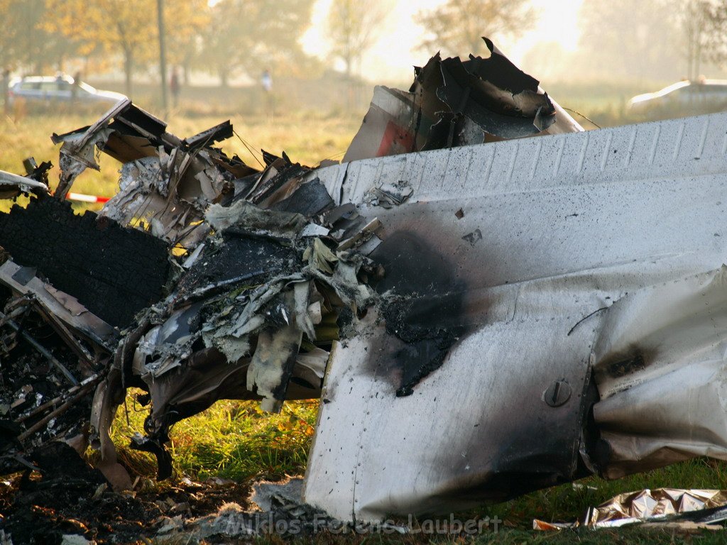 Kleinflugzeug abgestuerzt Sankt Augustin Meindorf P223.JPG